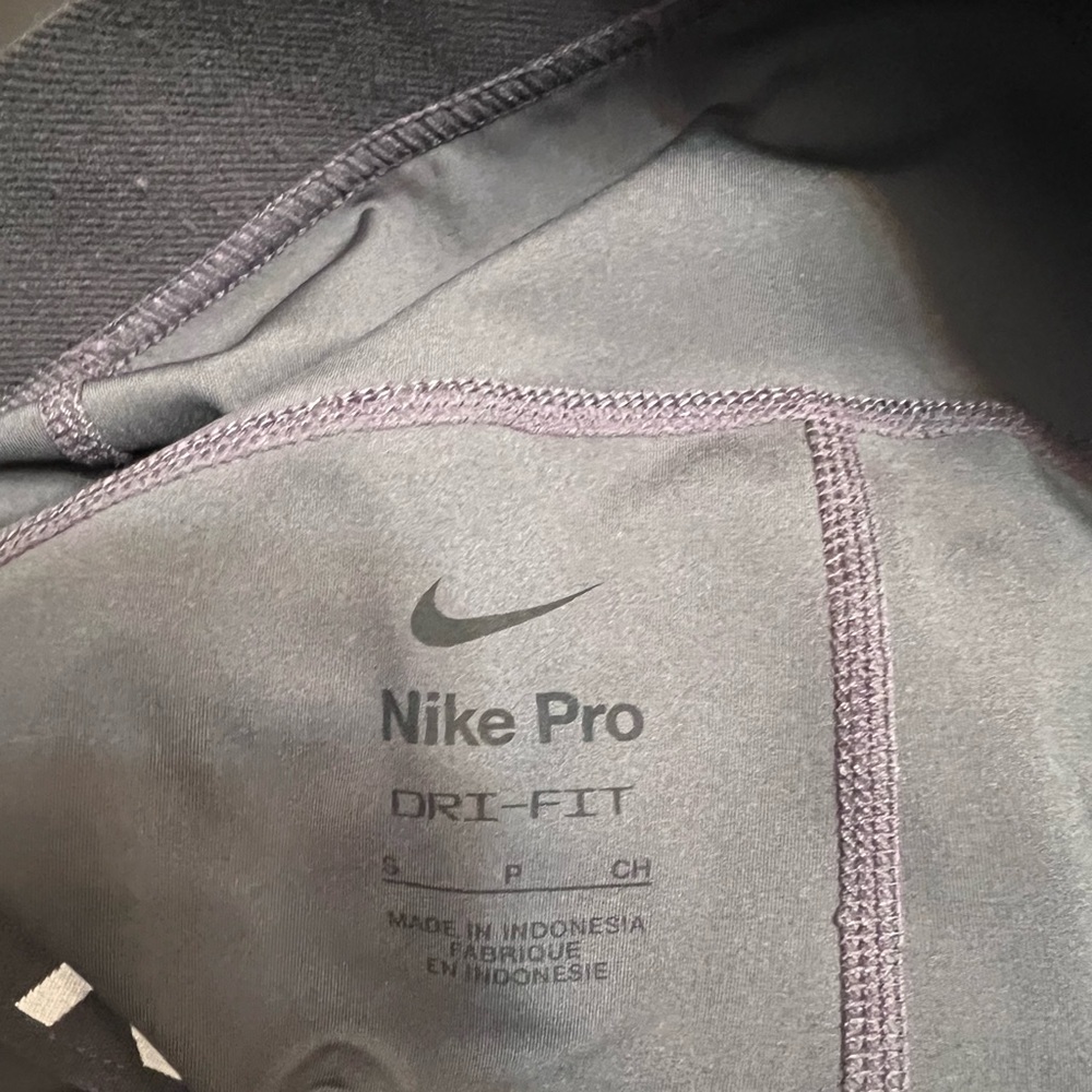Nike - Picture 6 of 6